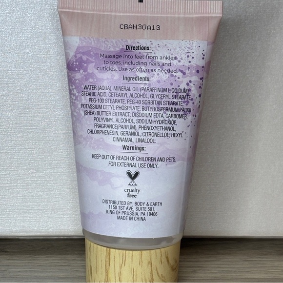 Bath & Body Bundle - Bath Salts, Foot Lotion, Shower Gel, Hand Cream & Rose Oil - Picture 4 of 7